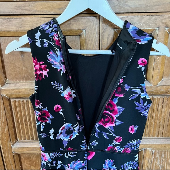 Donna Morgan Sangria Floral Dress - Picture 6 of 8